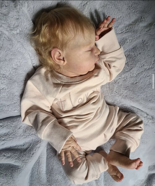 Laura by Cheri Jarvis Thumper Arts from Crabbie Cakes Collection on Reborns