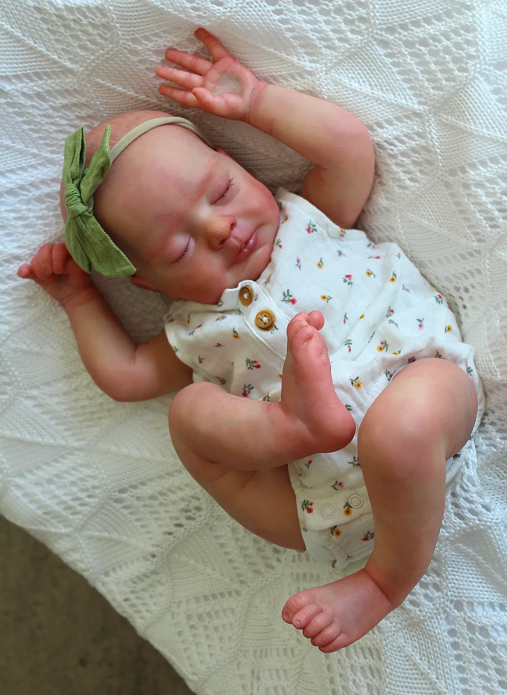 Avalynn - Length 20" view 2