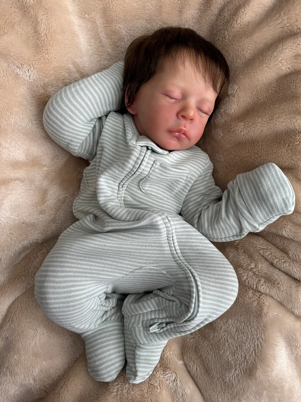 リボーンドール ジュード 値下げ中 Jude Pre-owned Reborn Baby Doll by Real Or Reborn | Lolo's Littles